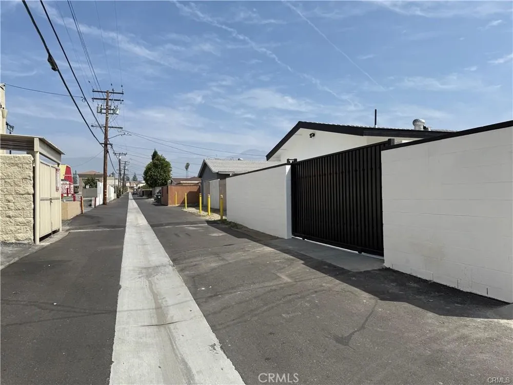 9452 Rose Avenue #B Montclair, CA 91763