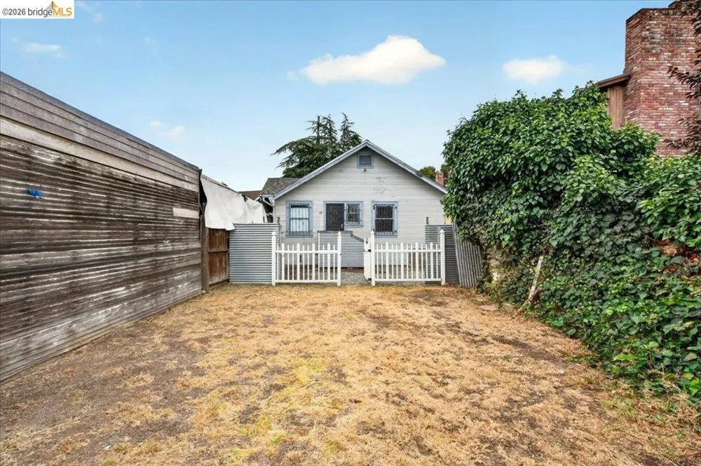 2333 81St Ave Oakland, CA 94605