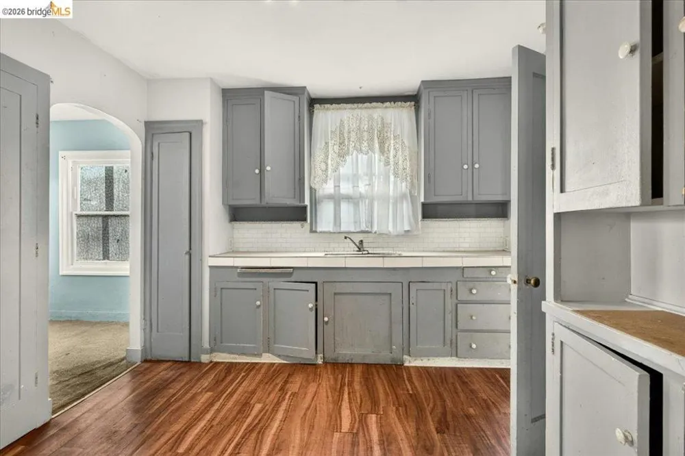 2333 81St Ave Oakland, CA 94605