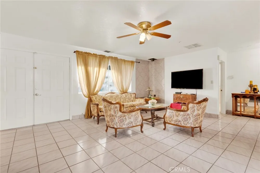 7685 Hilton Yucca Valley, CA 92284