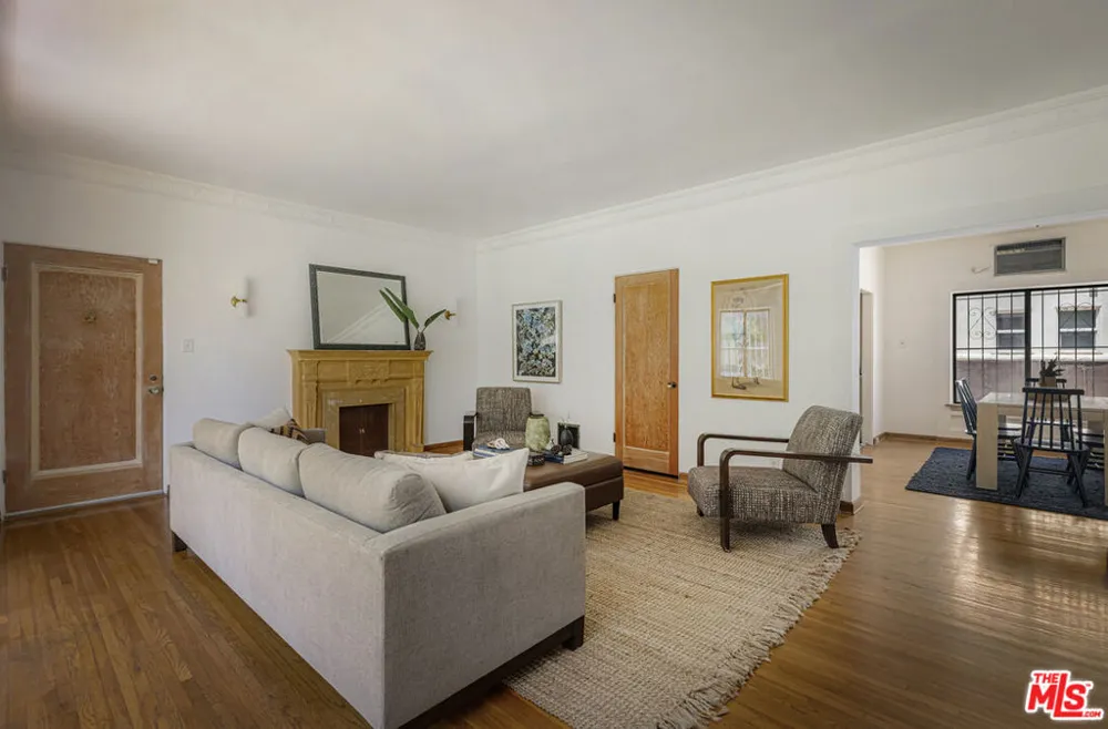 1143 S Westmoreland Avenue #5 Los Angeles, CA 90006