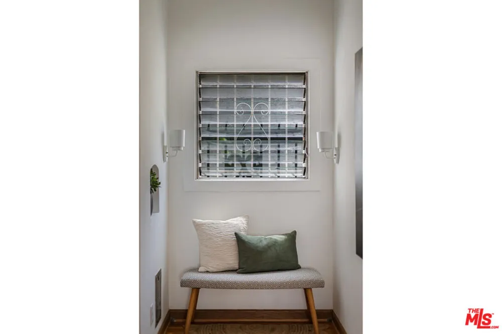 1143 S Westmoreland Avenue #5 Los Angeles, CA 90006