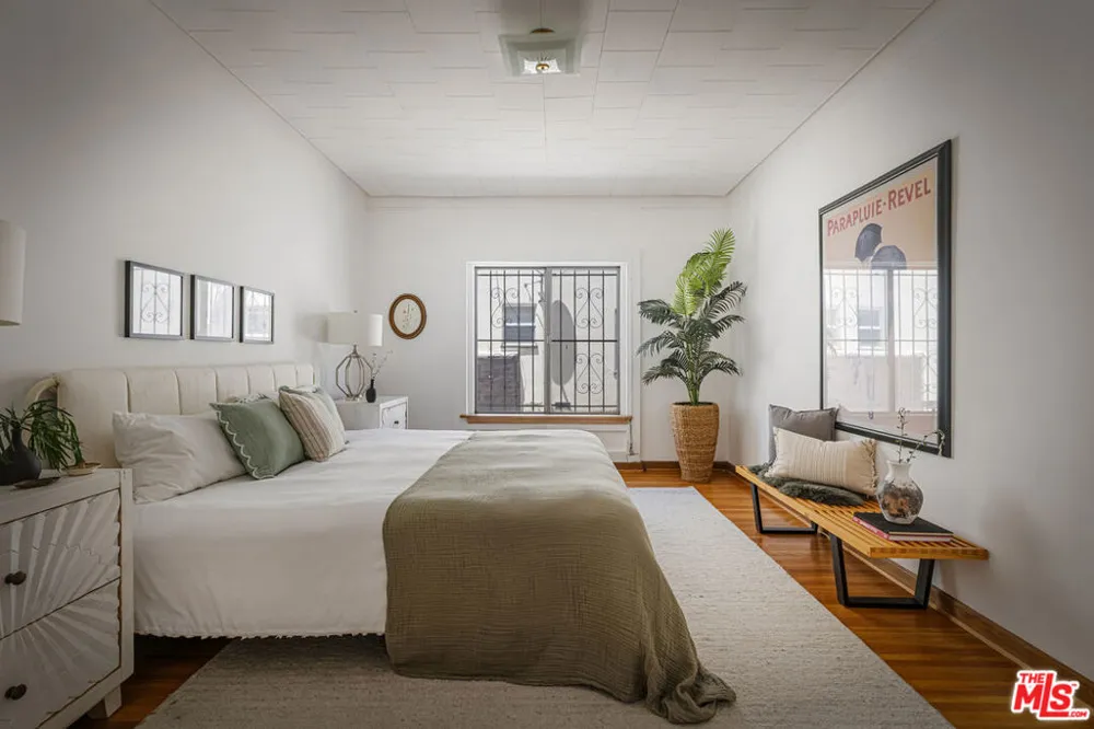 1143 S Westmoreland Avenue #5 Los Angeles, CA 90006