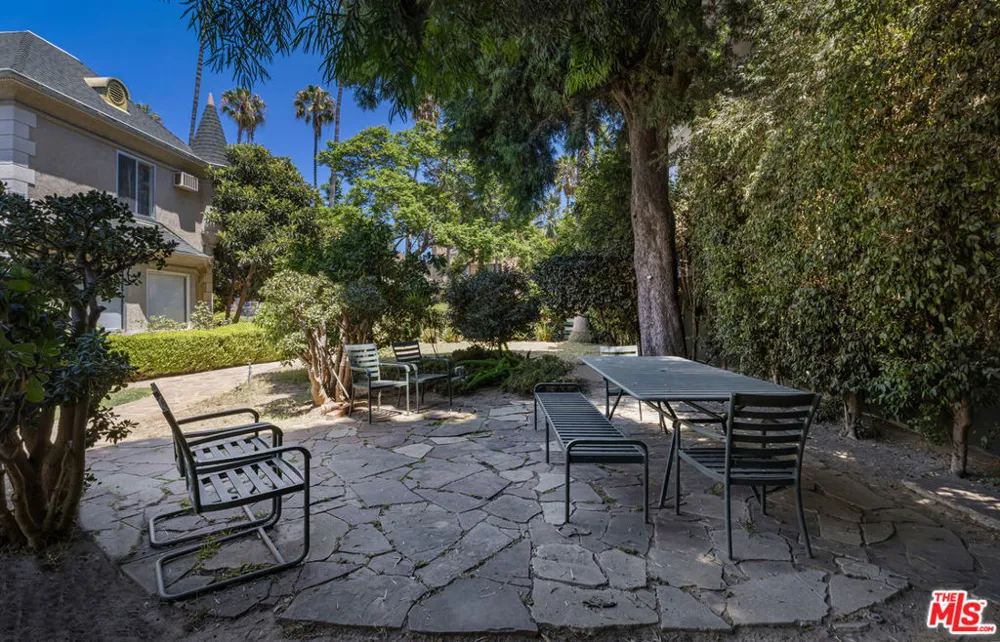 1143 S Westmoreland Avenue #5 Los Angeles, CA 90006