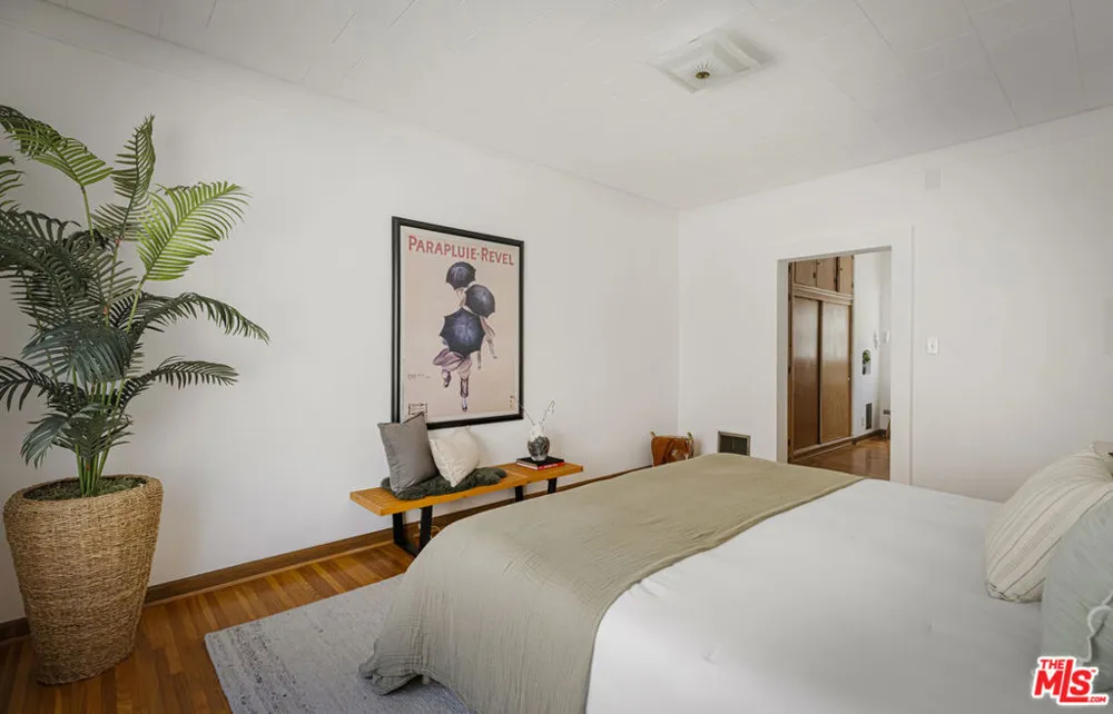 1143 S Westmoreland Avenue #5 Los Angeles, CA 90006