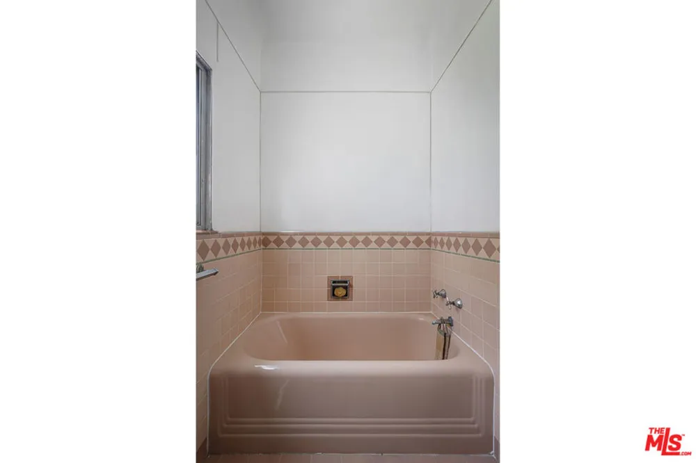 1143 S Westmoreland Avenue #5 Los Angeles, CA 90006