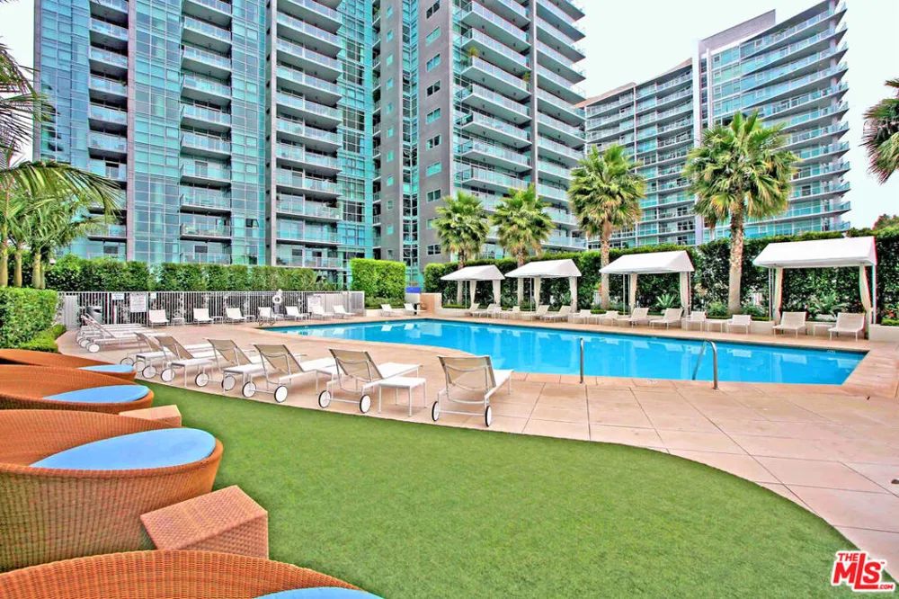 13700 Marina Pointe Drive #722 Marina del Rey, CA 90292