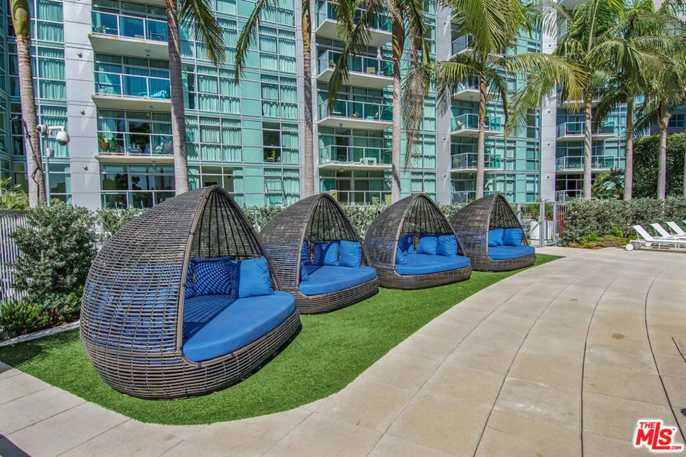 13700 Marina Pointe Drive #722 Marina del Rey, CA 90292