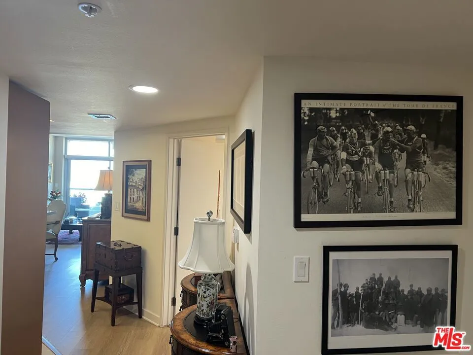 13700 Marina Pointe Drive #722 Marina del Rey, CA 90292