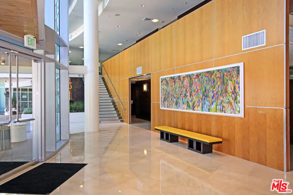13700 Marina Pointe Drive #722 Marina del Rey, CA 90292