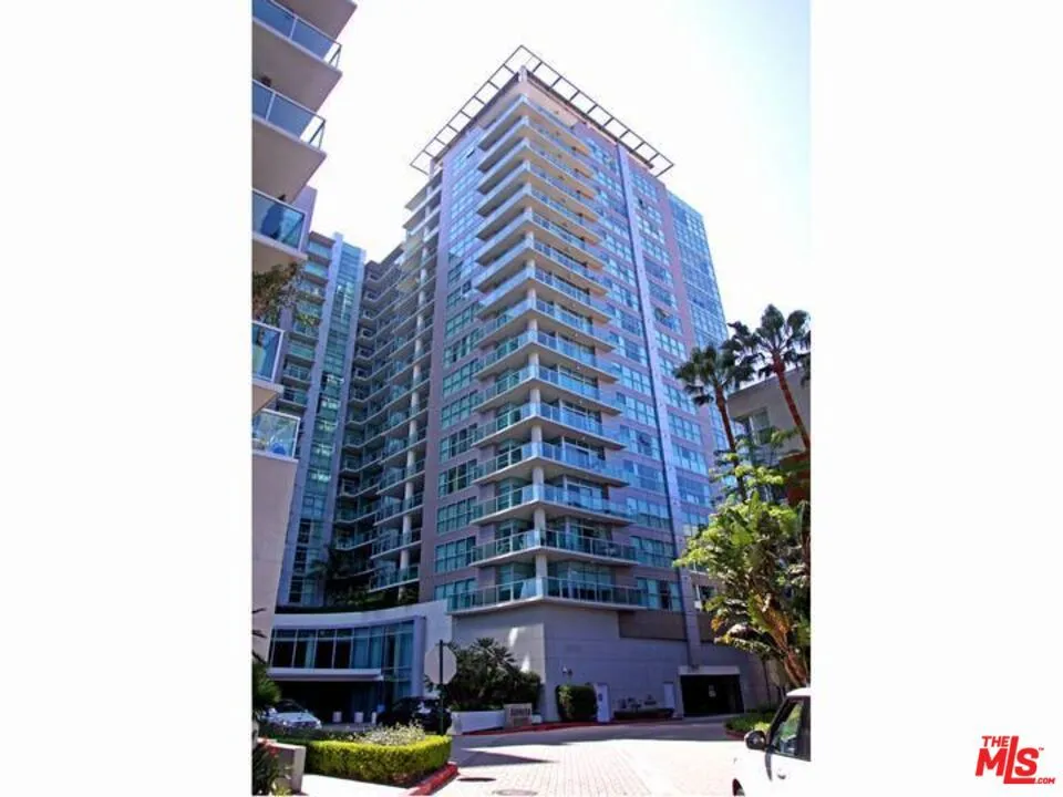 13700 Marina Pointe Drive #722 Marina del Rey, CA 90292