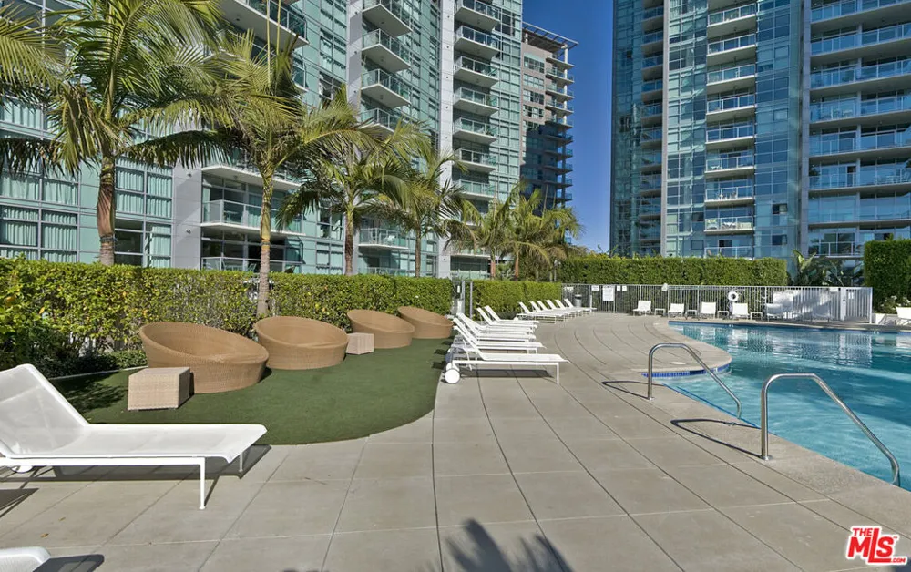 13700 Marina Pointe Drive #722 Marina del Rey, CA 90292