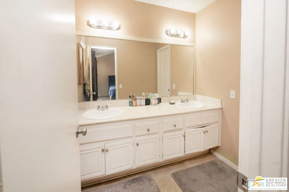2466 Orange Avenue Rialto, CA 92377