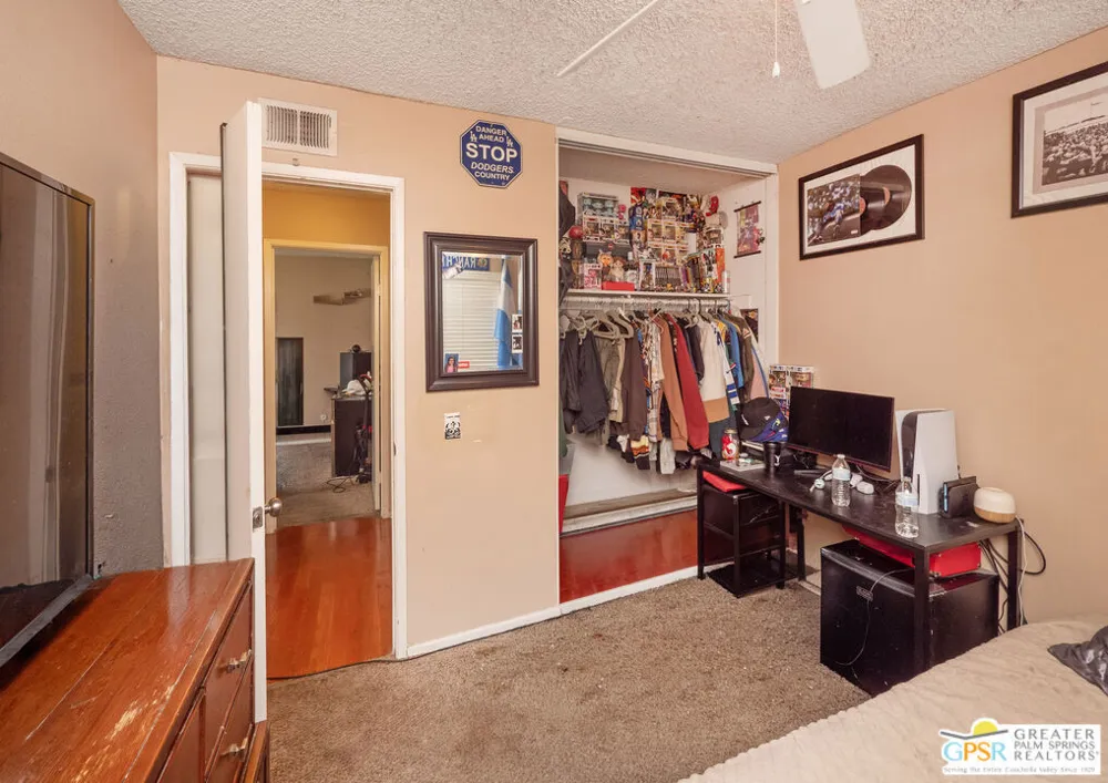 2466 Orange Avenue Rialto, CA 92377
