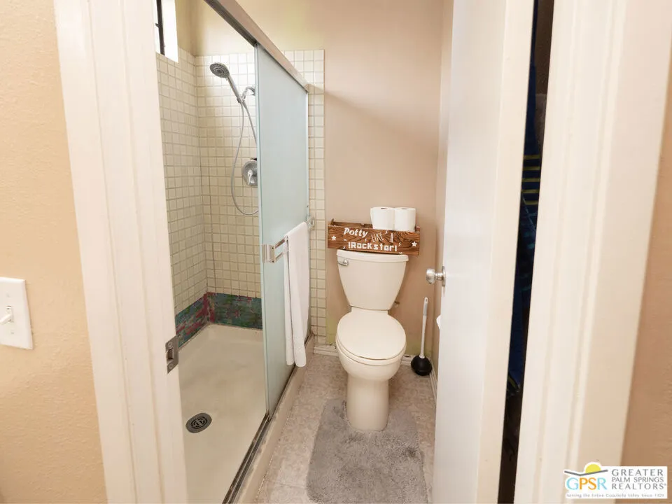 2466 Orange Avenue Rialto, CA 92377