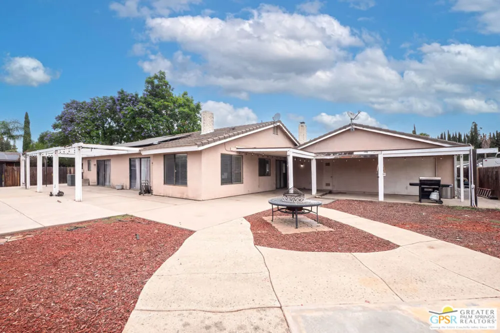 2466 Orange Avenue Rialto, CA 92377