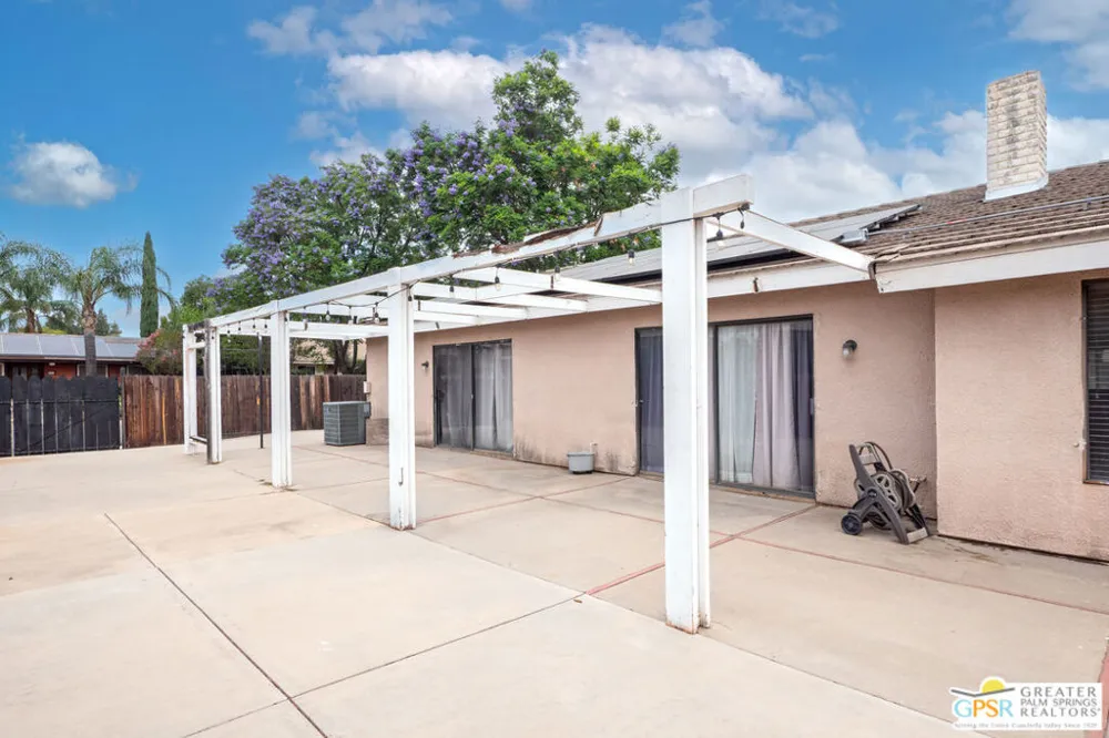 2466 Orange Avenue Rialto, CA 92377