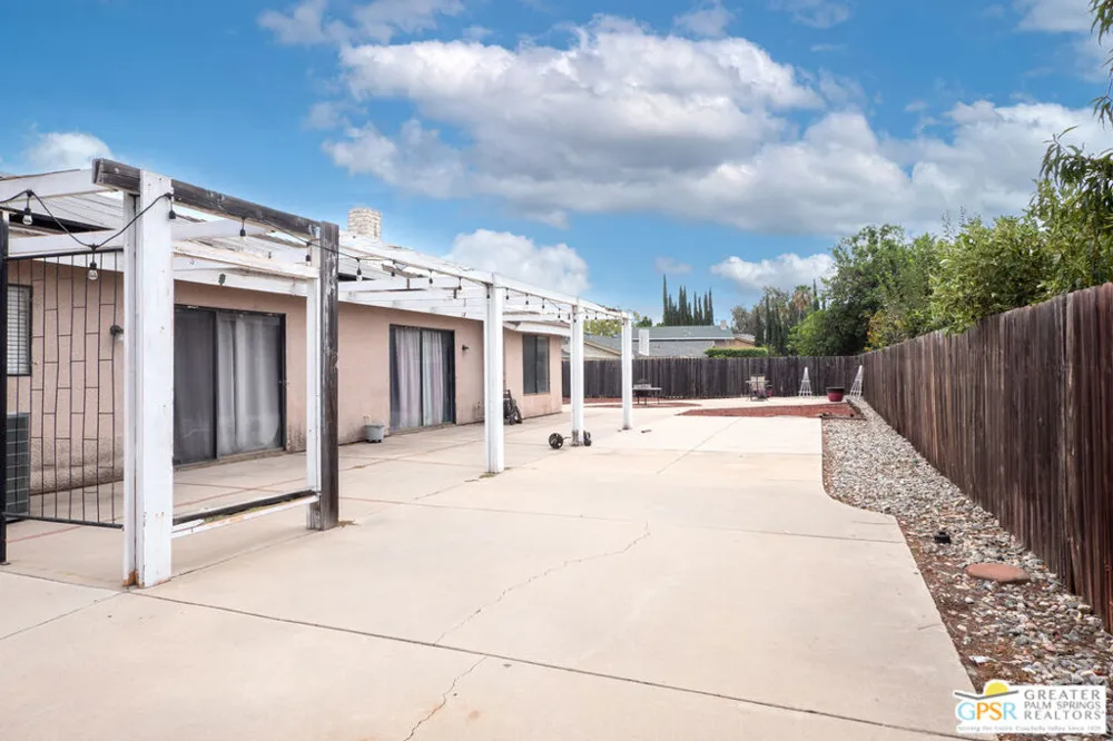 2466 Orange Avenue Rialto, CA 92377