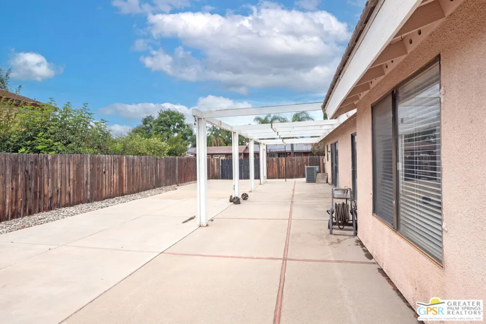 2466 Orange Avenue Rialto, CA 92377