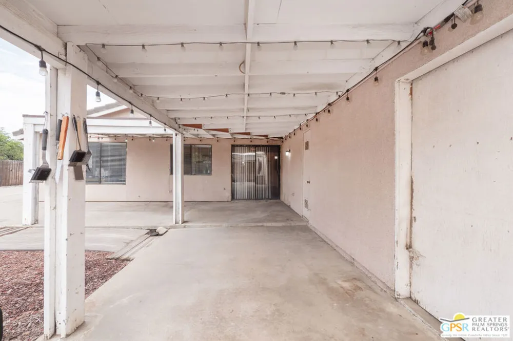 2466 Orange Avenue Rialto, CA 92377