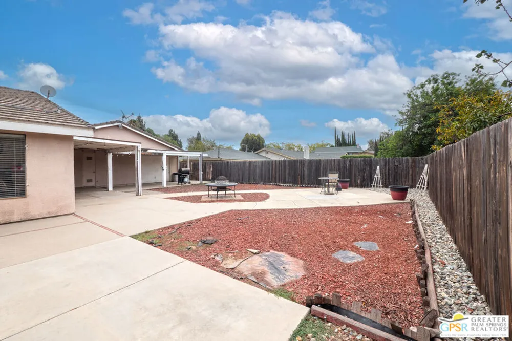 2466 Orange Avenue Rialto, CA 92377