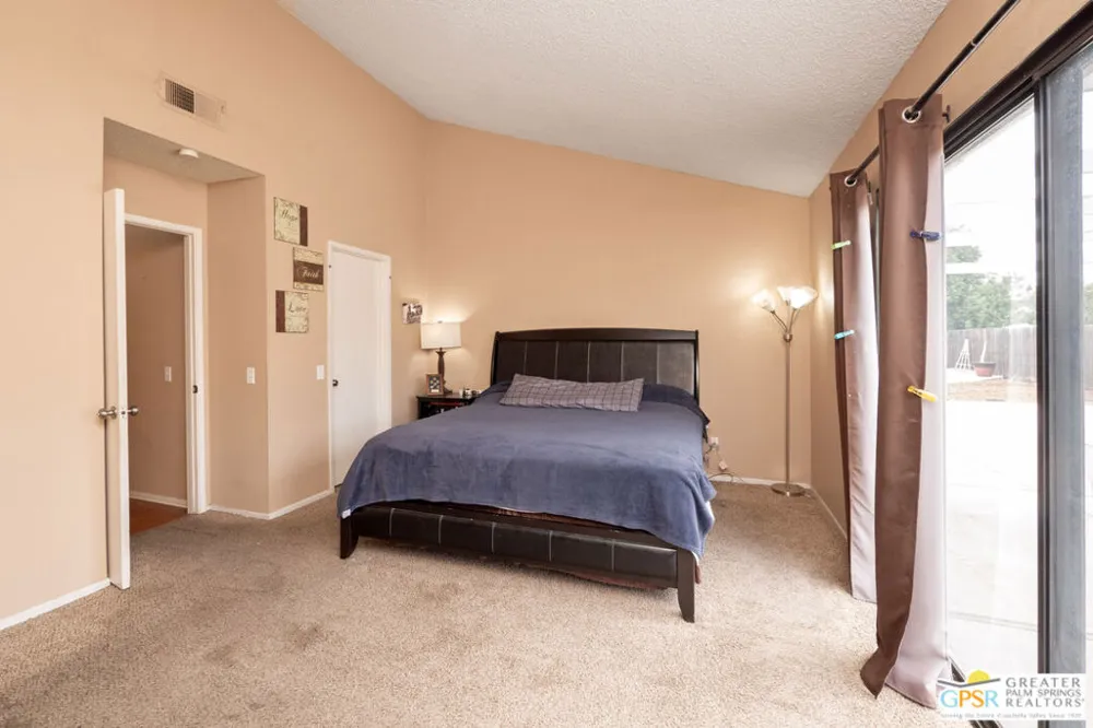 2466 Orange Avenue Rialto, CA 92377