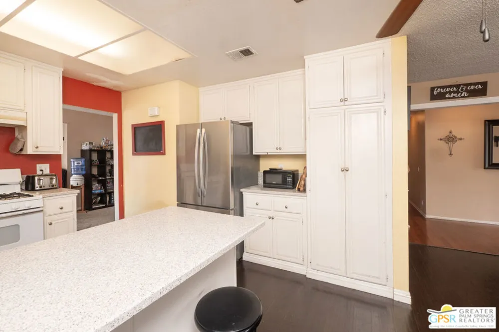 2466 Orange Avenue Rialto, CA 92377