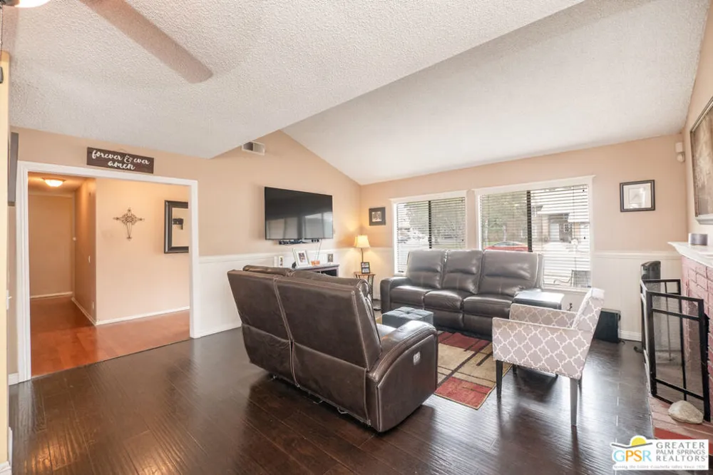 2466 Orange Avenue Rialto, CA 92377