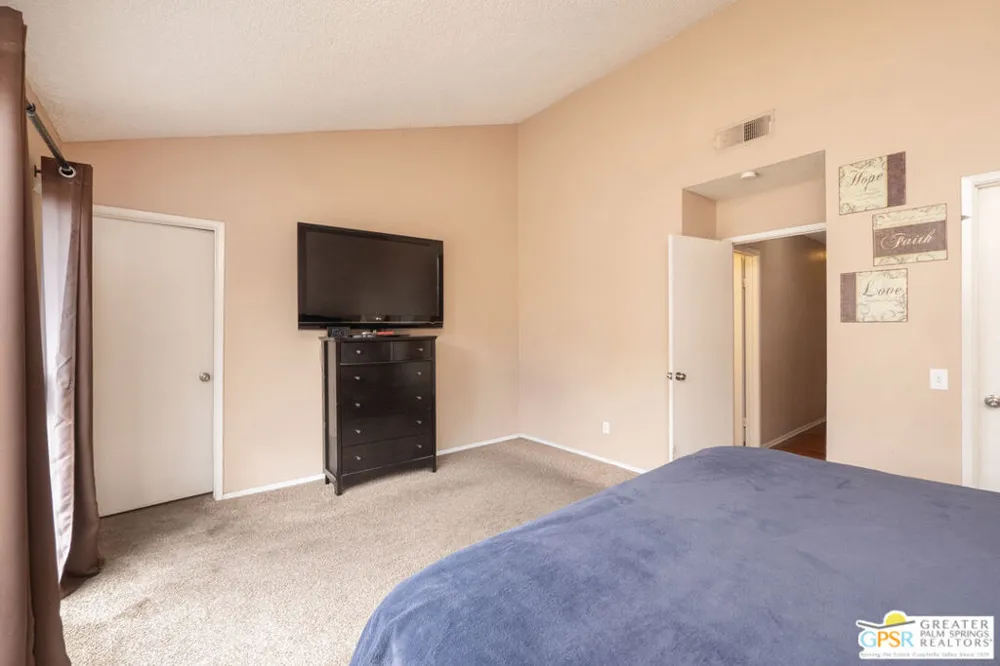 2466 Orange Avenue Rialto, CA 92377