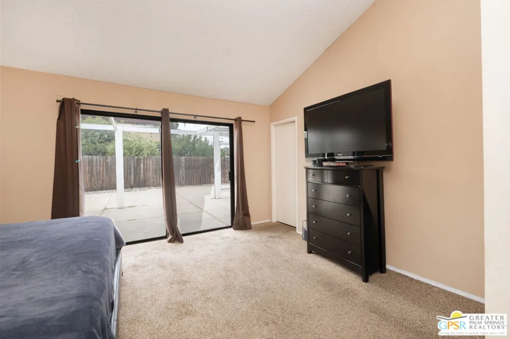 2466 Orange Avenue Rialto, CA 92377
