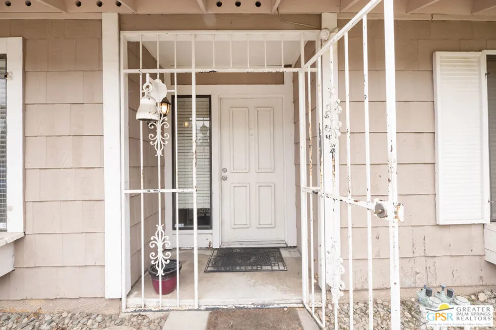 2466 Orange Avenue Rialto, CA 92377