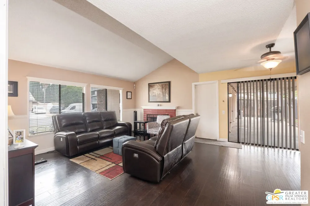2466 Orange Avenue Rialto, CA 92377
