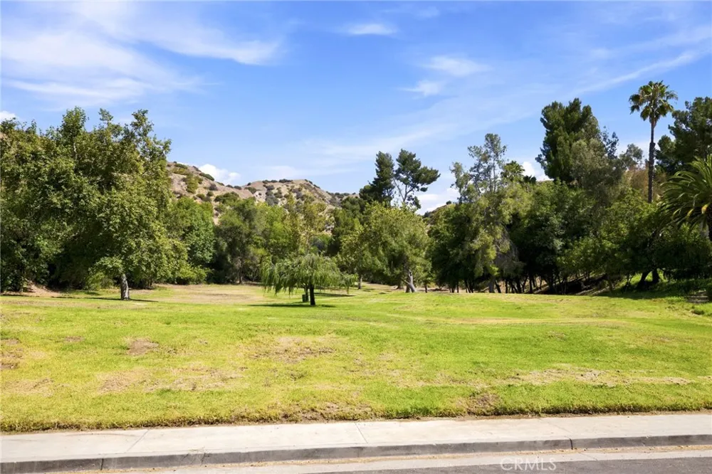 9436 Via Salerno Sun Valley, CA 91504