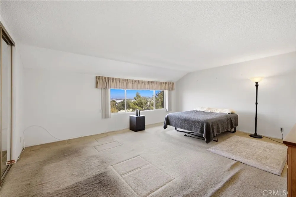 9436 Via Salerno Sun Valley, CA 91504