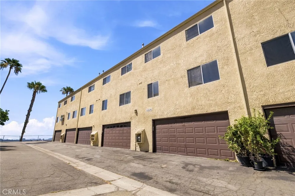 9436 Via Salerno Sun Valley, CA 91504