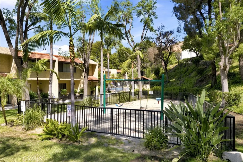 9436 Via Salerno Sun Valley, CA 91504