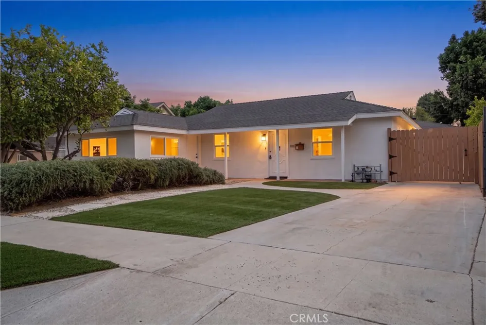 7337 Caldus Avenue Van Nuys, CA 91406