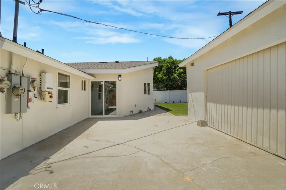 7337 Caldus Avenue Van Nuys, CA 91406