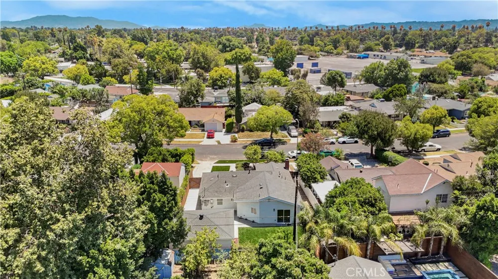 7337 Caldus Avenue Van Nuys, CA 91406