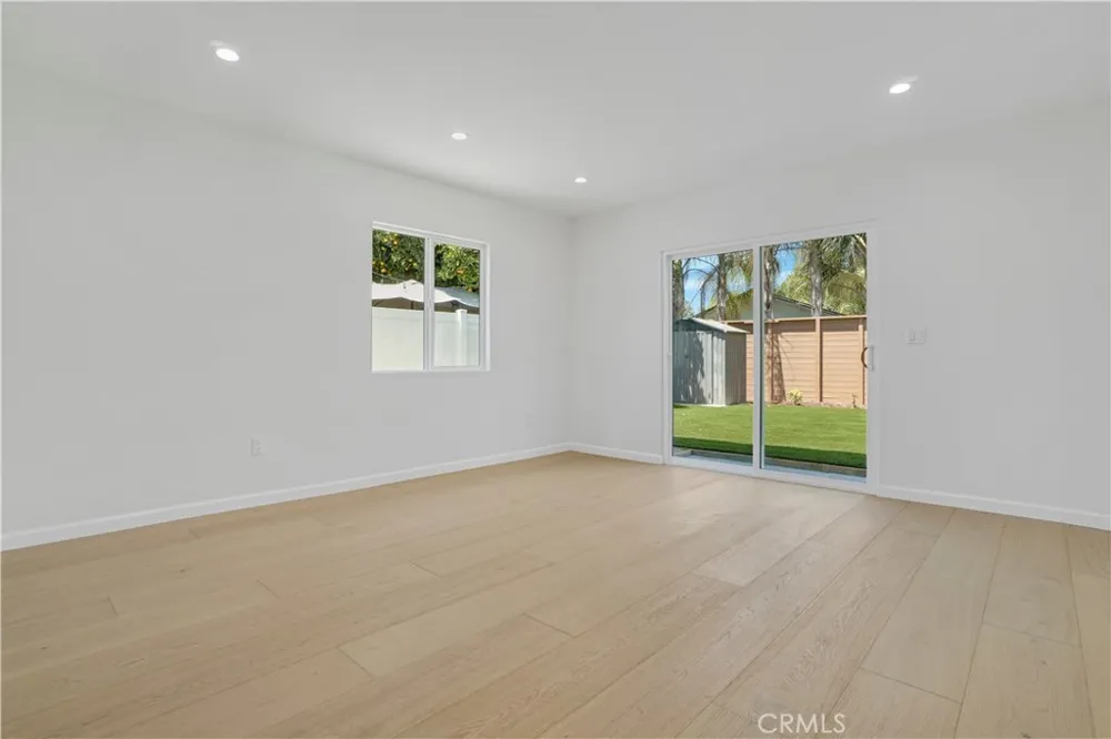7337 Caldus Avenue Van Nuys, CA 91406