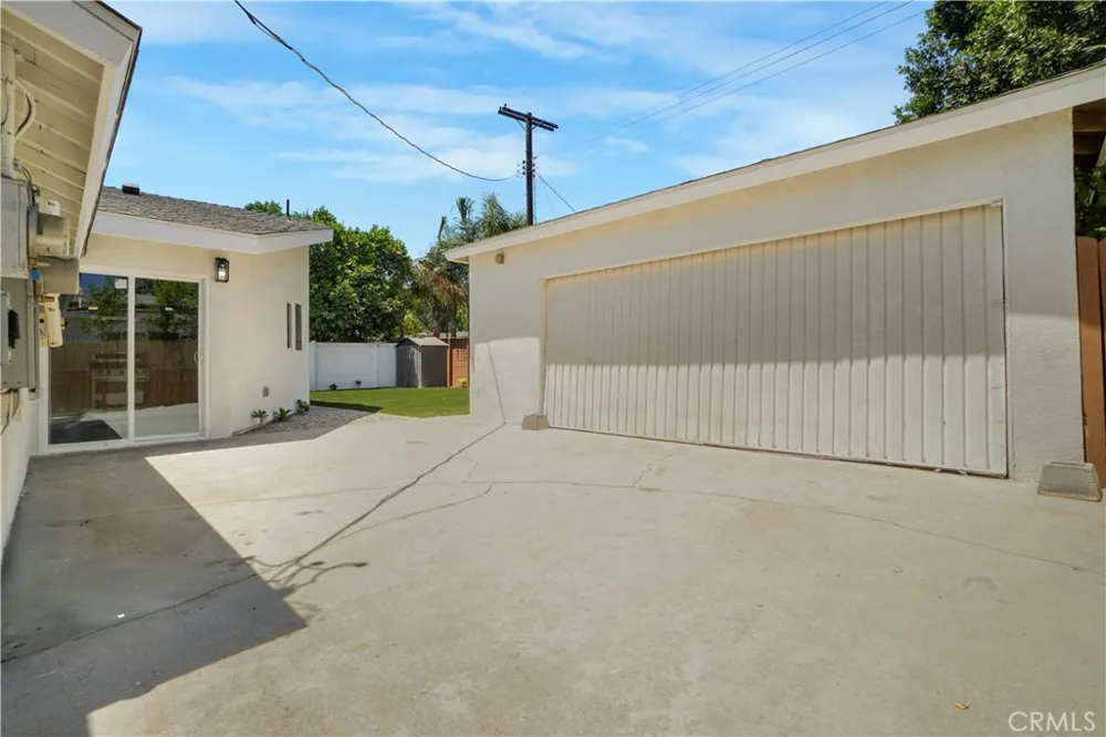 7337 Caldus Avenue Van Nuys, CA 91406