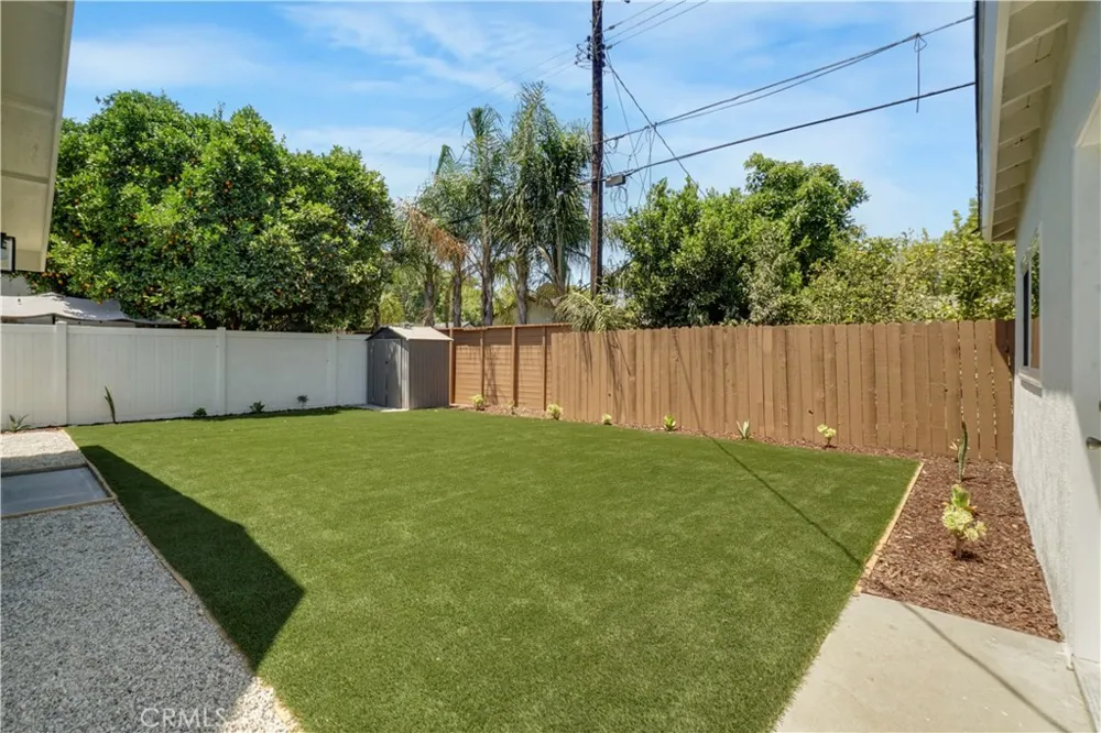 7337 Caldus Avenue Van Nuys, CA 91406