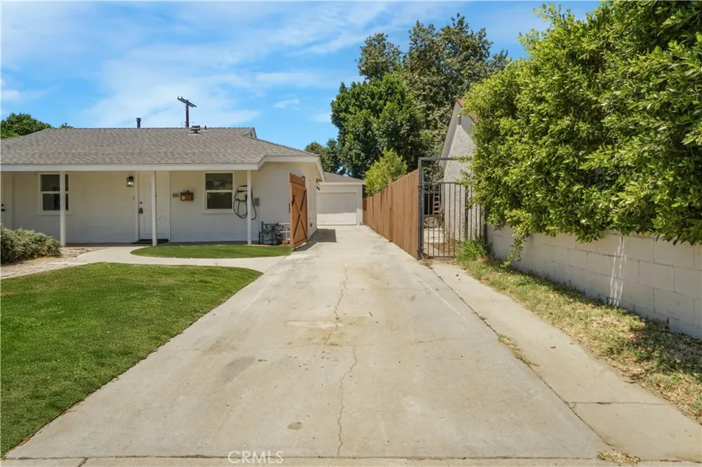 7337 Caldus Avenue Van Nuys, CA 91406