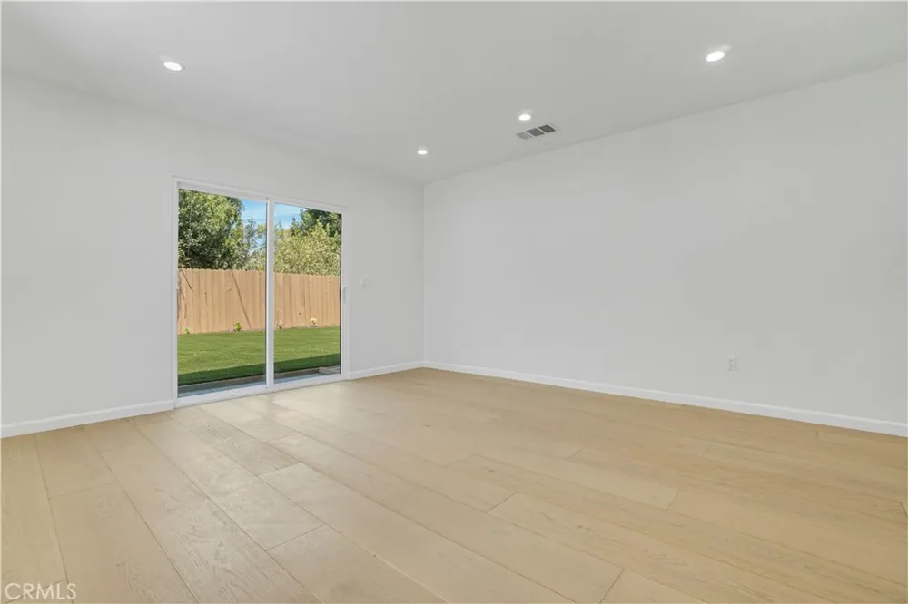 7337 Caldus Avenue Van Nuys, CA 91406