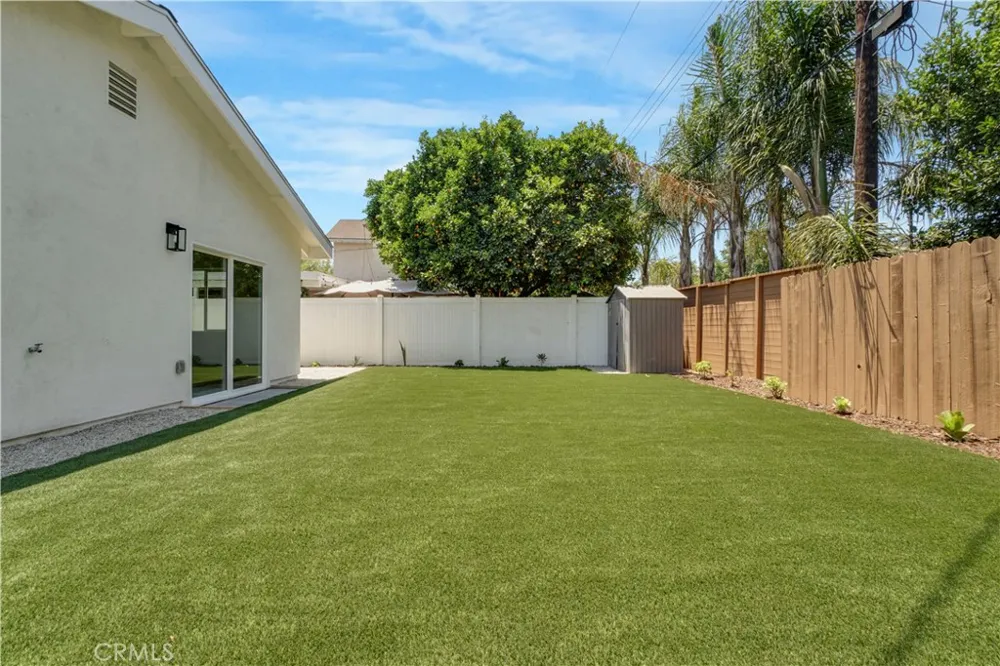 7337 Caldus Avenue Van Nuys, CA 91406