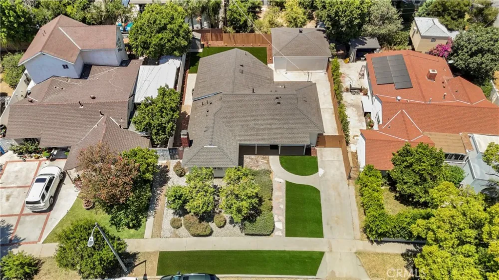 7337 Caldus Avenue Van Nuys, CA 91406