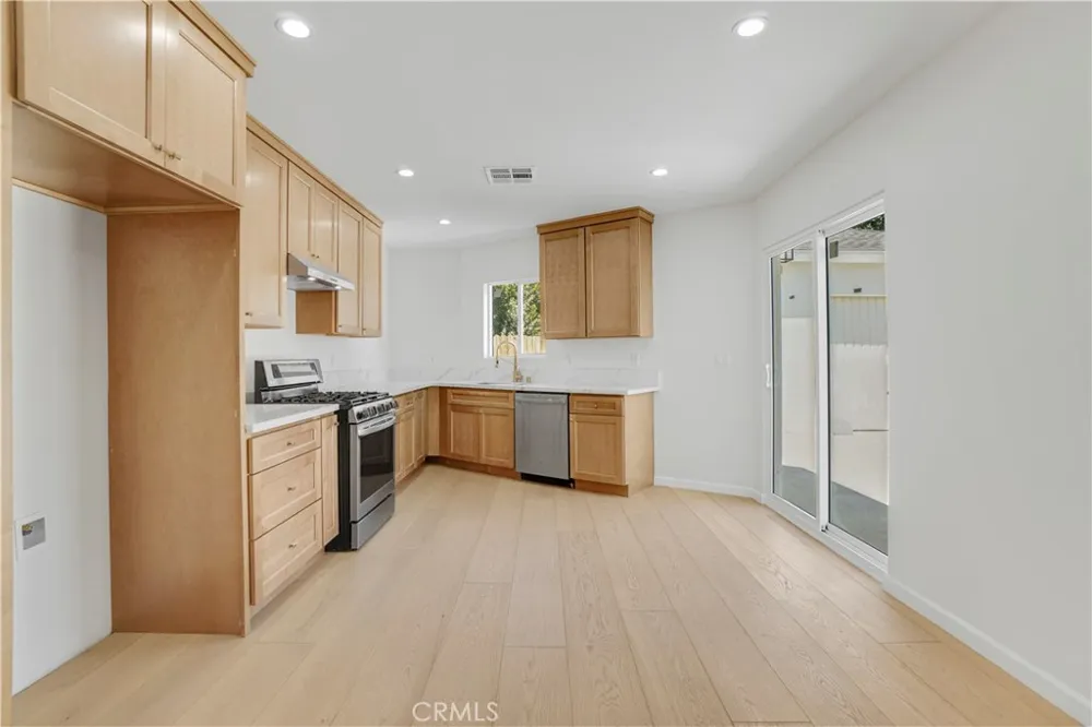 7337 Caldus Avenue Van Nuys, CA 91406