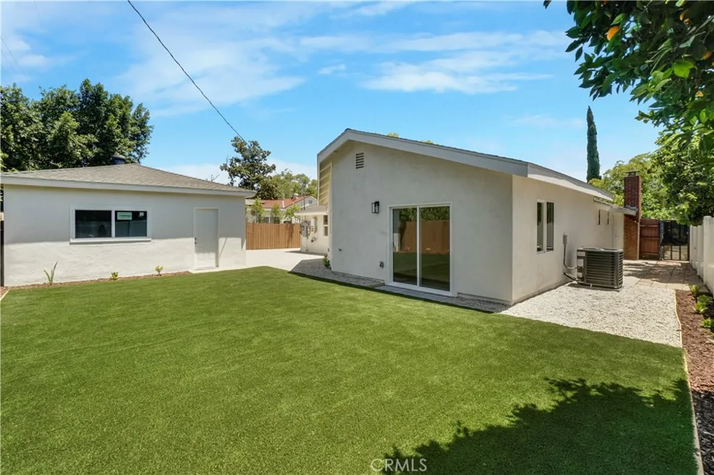 7337 Caldus Avenue Van Nuys, CA 91406