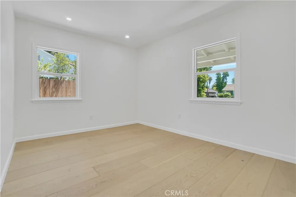 7337 Caldus Avenue Van Nuys, CA 91406