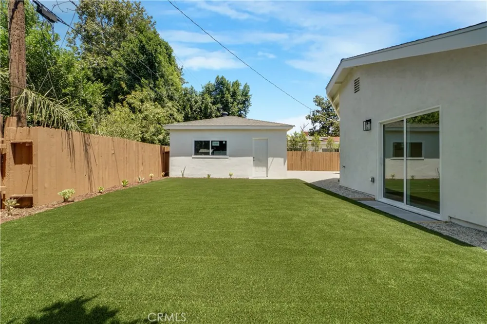 7337 Caldus Avenue Van Nuys, CA 91406